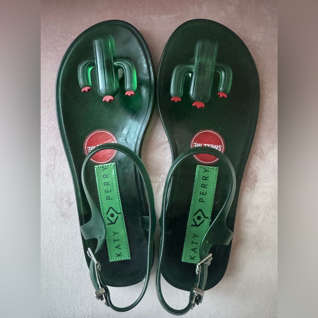 Katy Perry Geli Cactus Sandals Scented Size 6 Brand New